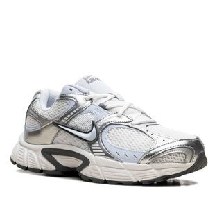 Nike V5 RNR Summit White/Blue Tint/Photon Dust/Smoke Grey Sneakers